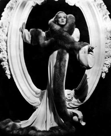 1930 Marlene Dietrich - Shangai Express (1932)